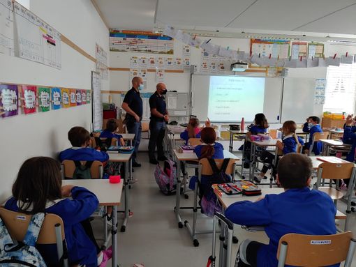 Giornata Mondiale degli Insegnanti: La Polizia di Stato incontra gli studenti delle scuole primarie