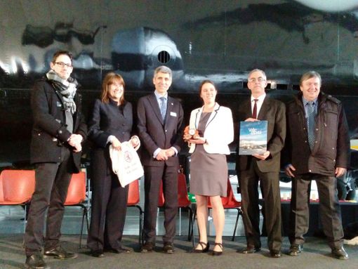 il ricercatore dell'Università Fabio Simonetti; il vice sindaco Ornella Badery; il direttore del Museo Phil Reed; la responsabile del progetto Jenny Cousin; il ricercatore dell'Università Sean Rehiling; il ricercatore ponsammartinese Roger Juglair il ricercatore dell'Università Fabio Simonetti; il vice sindaco Ornella Badery; il direttore del Museo Phil Reed; la responsabile del progetto Jenny Cousin; il ricercatore dell'Università Sean Rehiling; il ricercatore ponsammartinese Roger Juglair