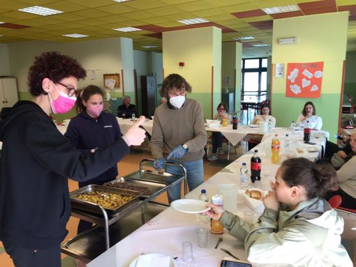 Quart: A pranzo con i rifugiati ucraini Quart: A pranzo con i rifugiati ucraini