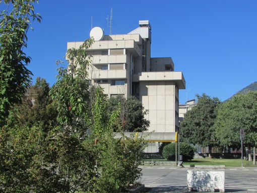 I due giovani sono stati scoperti dalla Digos della Questura aostana