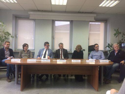 Medici e autorità civili alla presentazione dell'iniziativa Medici e autorità civili alla presentazione dell'iniziativa