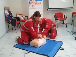 Il corso sarà svolto da operatori della Croce rossa Il corso sarà svolto da operatori della Croce rossa