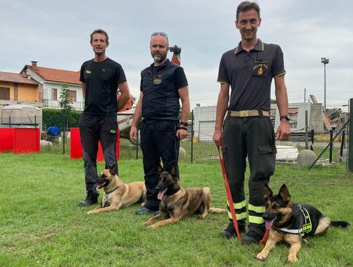 Nuove Unità cinofile per i Vigili del Fuoco del Corpo Valdostano Nuove Unità cinofile per i Vigili del Fuoco del Corpo Valdostano