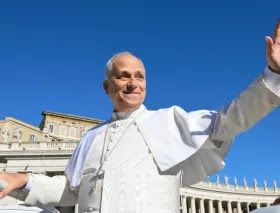 Leone XIV, la logica del dono contro l’ossessione del possesso Leone XIV, la logica del dono contro l’ossessione del possesso