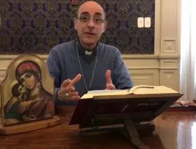 Il cardinale Fernandez chiarisce sulle "benedizioni" alle coppie irregolari e omosessuali