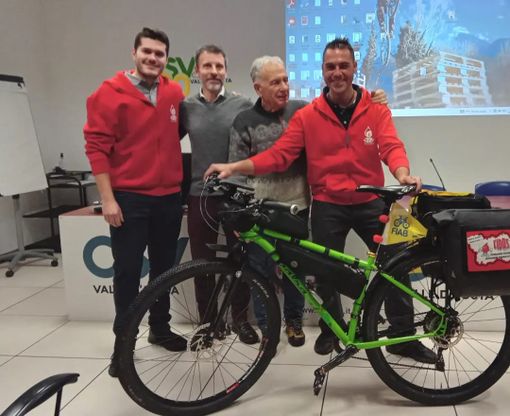 Aosta-Trieste in bici per raccogliere fondi destinati acquisto tandem