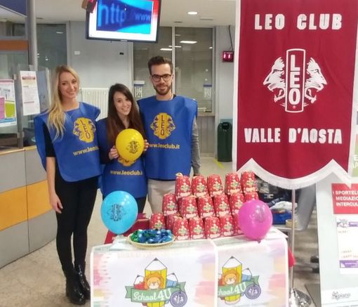 Alice Veglio, Francesca Degliangioli (Presidente del Leo Club Valle D'Aosta) e Laurent Mattia Braga Alice Veglio, Francesca Degliangioli (Presidente del Leo Club Valle D'Aosta) e Laurent Mattia Braga