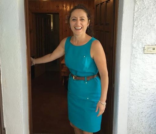 Velia Dhurata all'ingresso del suo Bed&amp;Breakfast