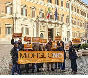 Scuola, Coghe (Pro Vita): via libera a consenso informato è "storica vittoria dei genitori"