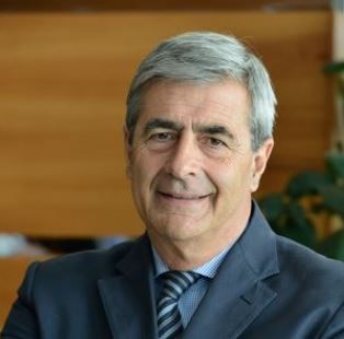 Al centro Antonio Fosson nel corso della presentazione del progetto