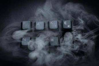 Tumori, 9 pazienti su 10 si affidano al web. Oncologi: &quot;Attenzione a fake news&quot;