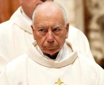 Papa Francesco, cardinal Coccopalmerio: &quot;La foto? Commosso ma non può bastare al nostro affetto&quot;