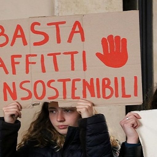 Inaccettabili tagli al contributo per l'affitto e agli enti locali