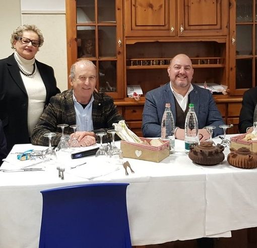 Da sn: Massimo Bal, tesoriere del Circolo; Maria Grazia Vacchina, Giulio Doveri, l'assessore Carlo Marzi, Roberto Rosset