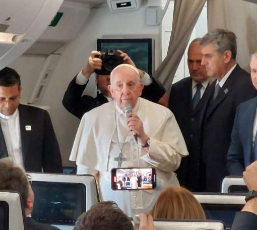 Papa Francesco chiede un minuto di silenzio per il Sahara, volo verso la Repubblica Democratica del Congo, 31 gennaio 2023