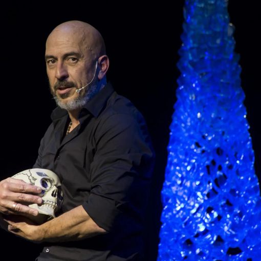 Saison culturelle Spectacle 2023/2024  Spettacolo teatrale “TIPI” di e con Roberto Ciufoli Récital comico-Antrolopoligico