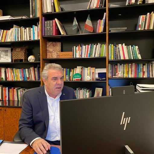 Dobbiamo rilanciare il confronto con il governo mettendo al centro il tema di una nuova politica dei redditi