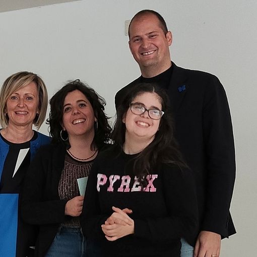 Giornata mondiale per la consapevolezza sull’autismo, organizzato dalla Cooperativa Fiocchi di Cotone presso l'Isiltep di Verrès alla presenza del Sindaco Alessandro Giovenzi e della dirigente scolastica Antonella Dallou