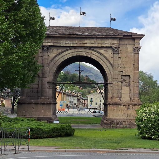 Aosta: Nuova Ztl all'Arco di Augusto