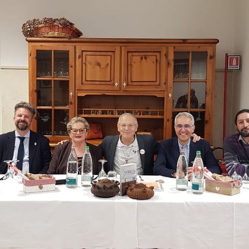 Alessandro Fusaro, Maria Grazia Vacchina, don Dante Carraro Direttore CUAMM, Giovanni Donati, e Stefano Durando responsabile punto appoggio CUAMM Piemonte. L'incontro con Don Dante è stato propedeutico alla formazione di un punto di appoggio in Valle d'Aosta