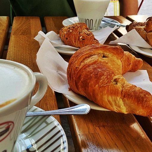 La colazione al bar costra come l'oro