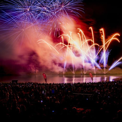 Fuochi pirotecnici a cornice di un evento estivo di Cva (credit Bruno Baratti)