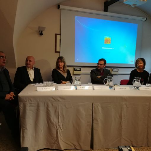 Da sn Salvatore Luberto, Marco Paonessa, Chantal Certan, Stefano Aggravi, Tamara Catona e Katia Vaccari