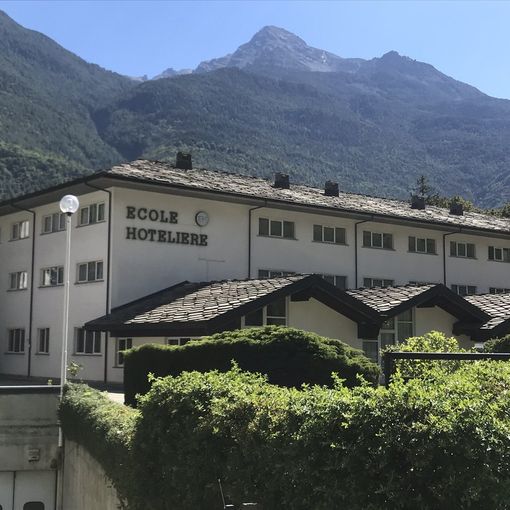 La direttrice della Fondazione alberghiera di Chatillon sospesa dall'incarico