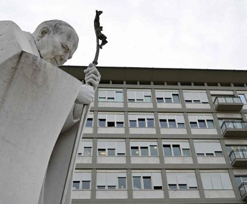 Bruni: il Papa ha riposato bene, quadro clinico in miglioramento