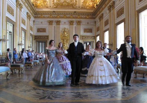 Al Castello dei Savoia a Sarre rivive il Gran Ballo Reale