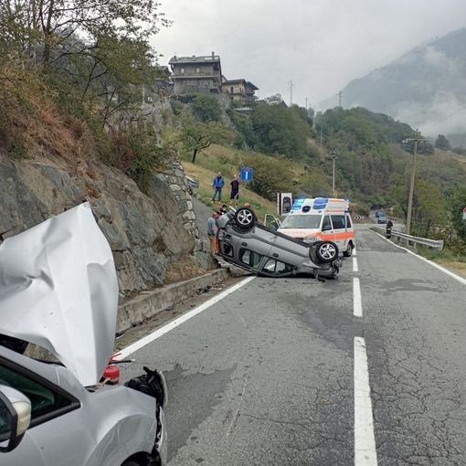 Incidente stradale a Challand Saint Victor danni solo alle auto