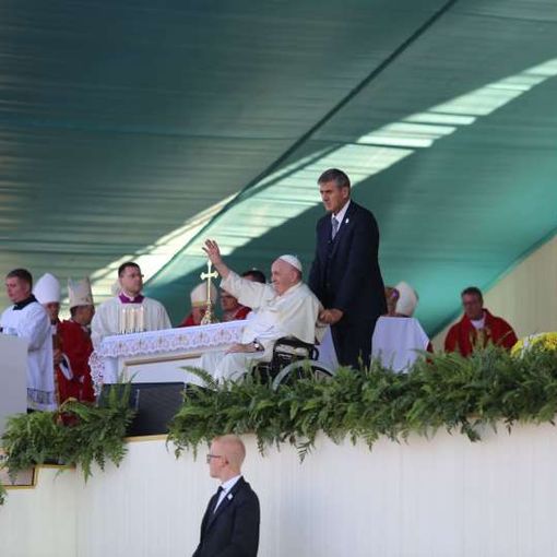 Papa Francesco al termine della Messa