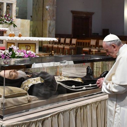 PAPA: Padre Pio: “Ha combattuto il male con umiltà e obbedienza”