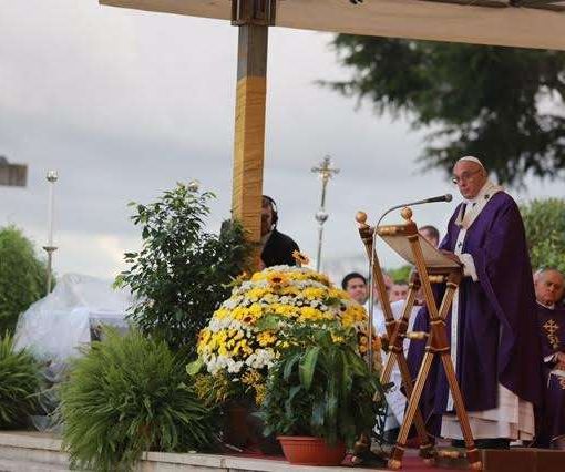 Il Papa al cimitero di Prima Porta nel 2016