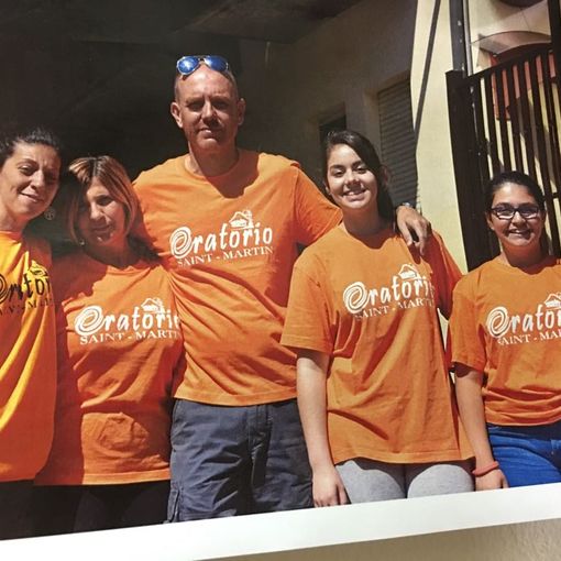 Un gruppo di volontari educatori di 'Estate ragazzi'