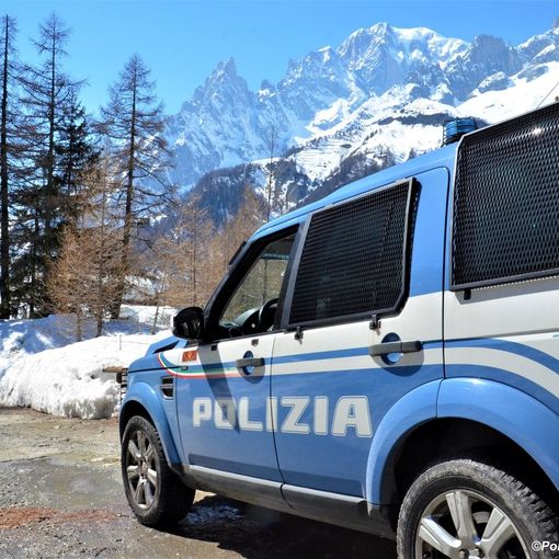 Coniugi romeni denunciati al traforo del Bianco per ricettazione