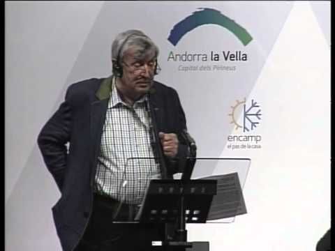 Piero Roullet in una delle numerose partecipazioni ad incontri e convegni per promuovere la Vallée d'Aoste