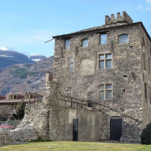 Pessimo il nuovo utilizzo della Torre del Lebbroso ad Aosta