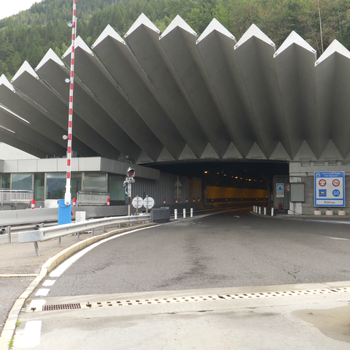 TUNNEL DU MONT BLANC : Vacances d’été - mieux préparer son trajet et limiter son attente durant les semaines les plus circulées de l’année