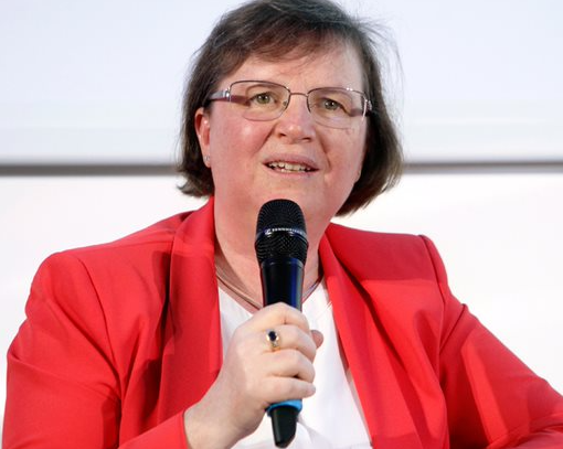Valeria Ghezzi (presidente ANEF) al convegno “Nevediversa-il turismo invernale ai tempi della transizione ecologica”