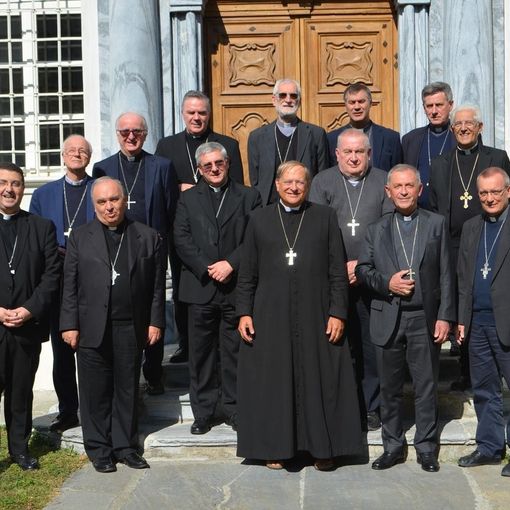 Mons. Lovignana il terzo da sinistra