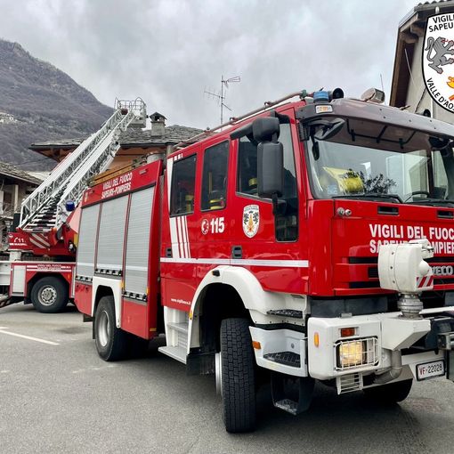 In fiamme canna fumaria a Pont Saint Martin