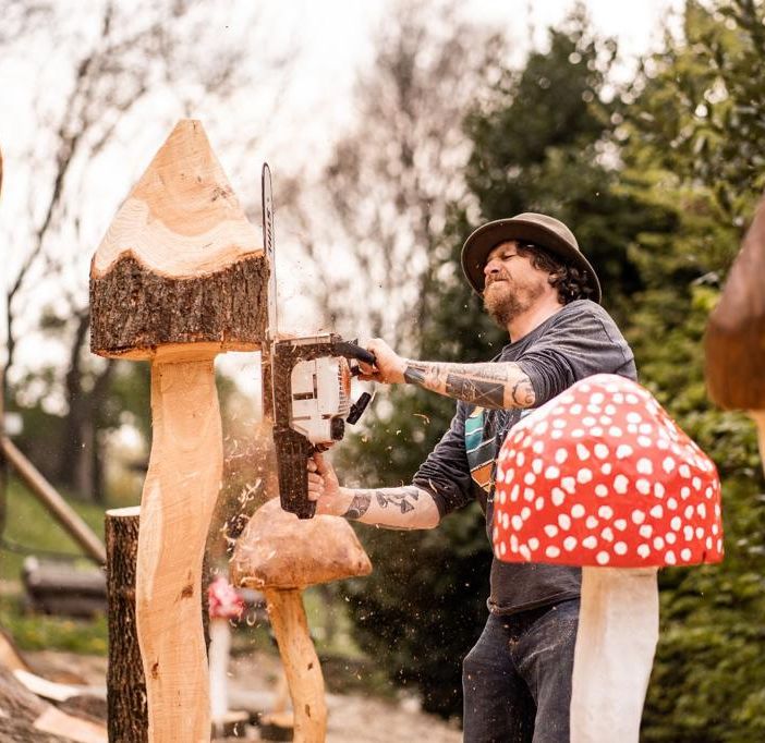 Alle Scuderie del Forte di Bard l’installazione artistica 'The Mushroom Fortress' di Michel Vecchi