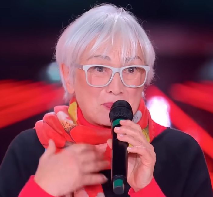 Saint-Vincent: Il Consiglio comunale applaude la vice sindaca-cantante  Maura Susanna