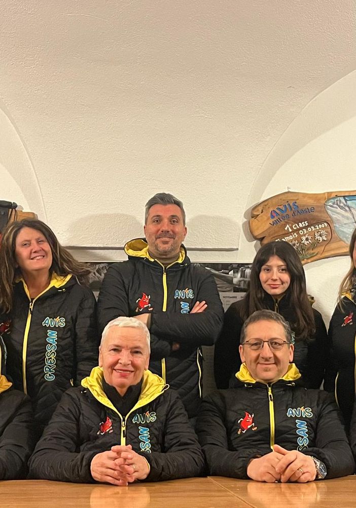 Seduti da sx: Roberto Coletta, Marisa Zambon, Francesco Panella, Cuneaz Monica. In piedi da sx: Ingrid Bredy, Alessandra Oreiller, Angelo Soreca, Nancy Oreiller Bal, Jeannette Curtaz.