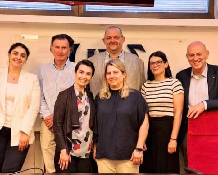 Nella foto il neo eletto comitato esecutivo MTV Italia. Al centro Stefano Celi