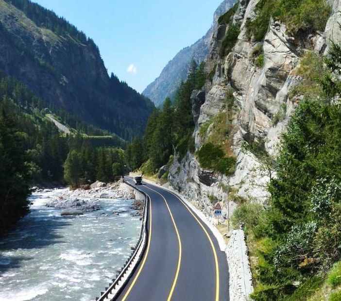 Strada per Cogne: domani chiusura ai mezzi superiori ai 10 metri dal chilometro 6+700