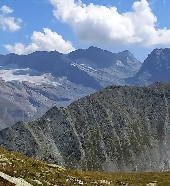 Il Monte Leone, il re delle Alpi Lepontine. In primo piano il Tochuhorn. (ph. M. Carlesso)
