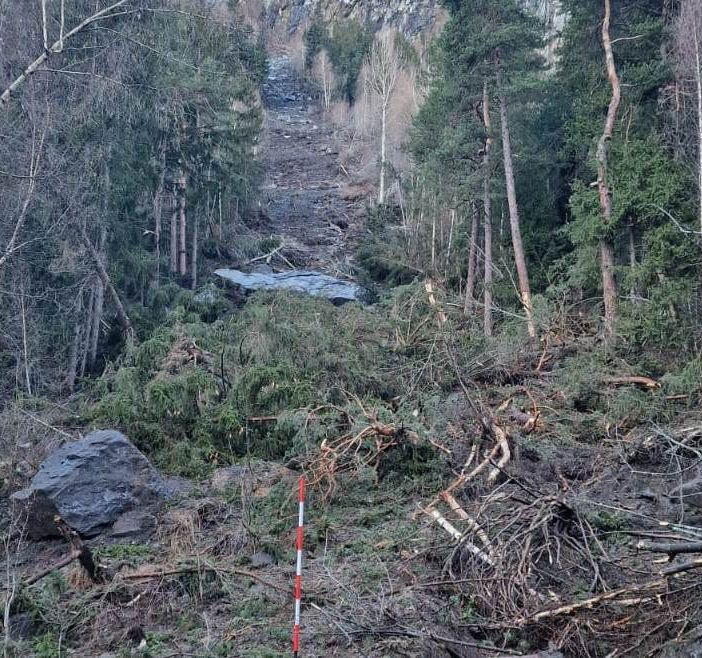 Avviati rimozione detriti e lavori ripristono strada La Thuile