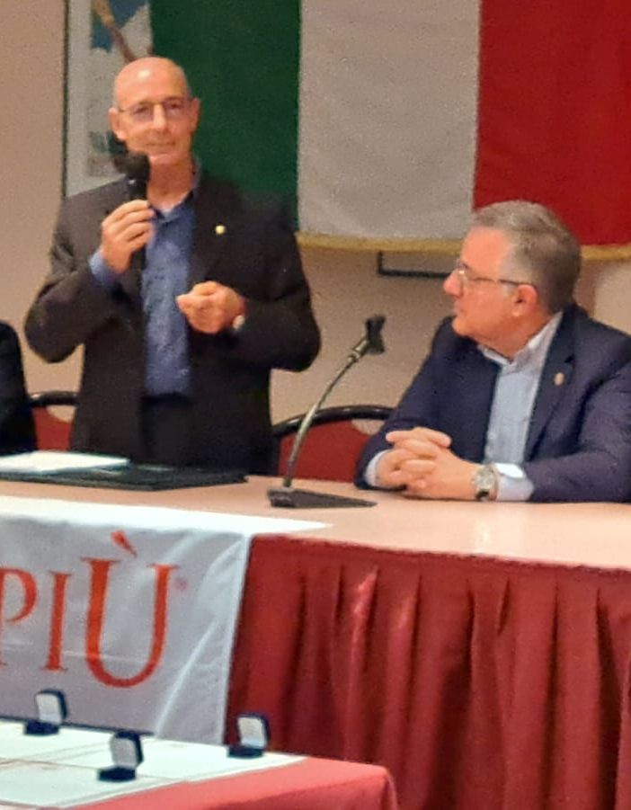 Giulio Grosjacques, a dx di Giacomo Aloisi, attento alle suggestioni del presidente di 50&amp;più